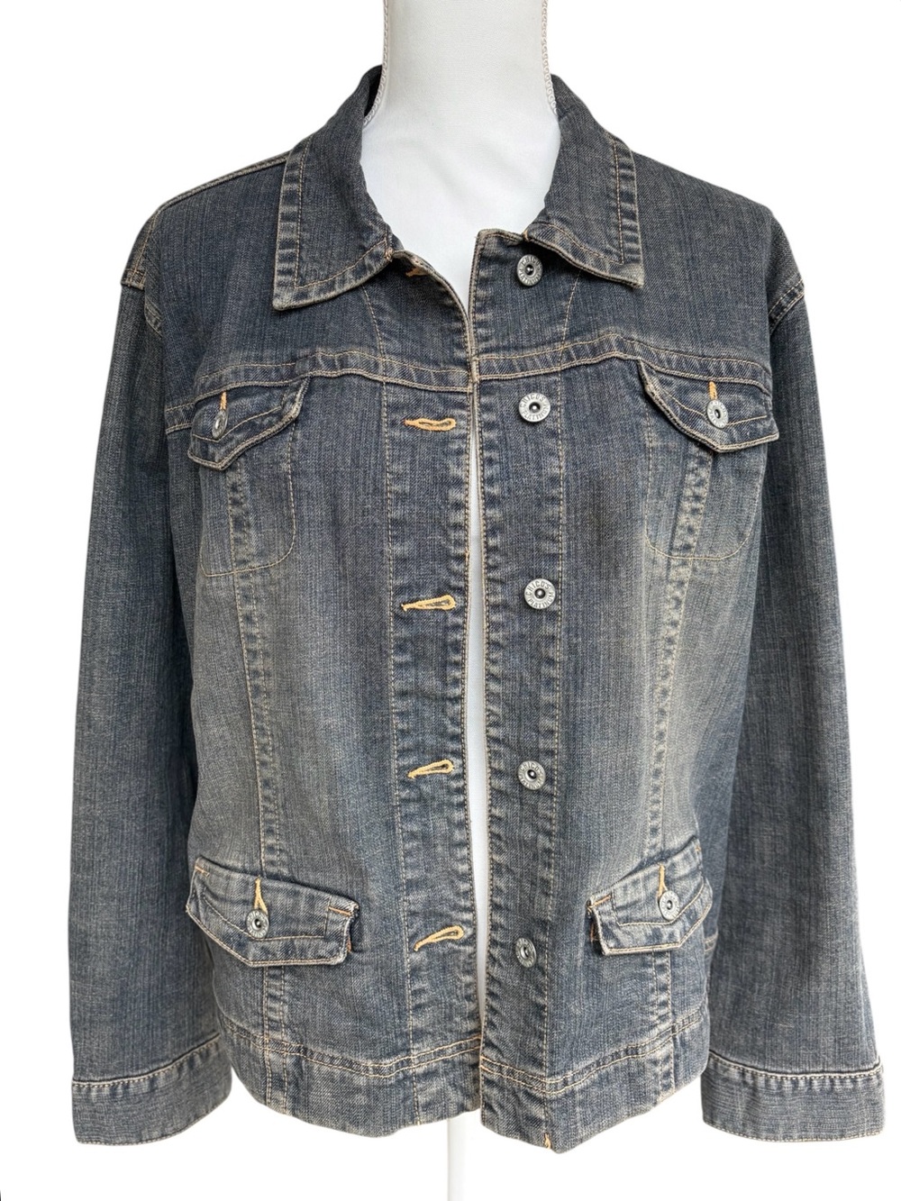 Chico's Platinum Gray Denim Jacket Stretch Size 2 Large Button Down 4-Pocket